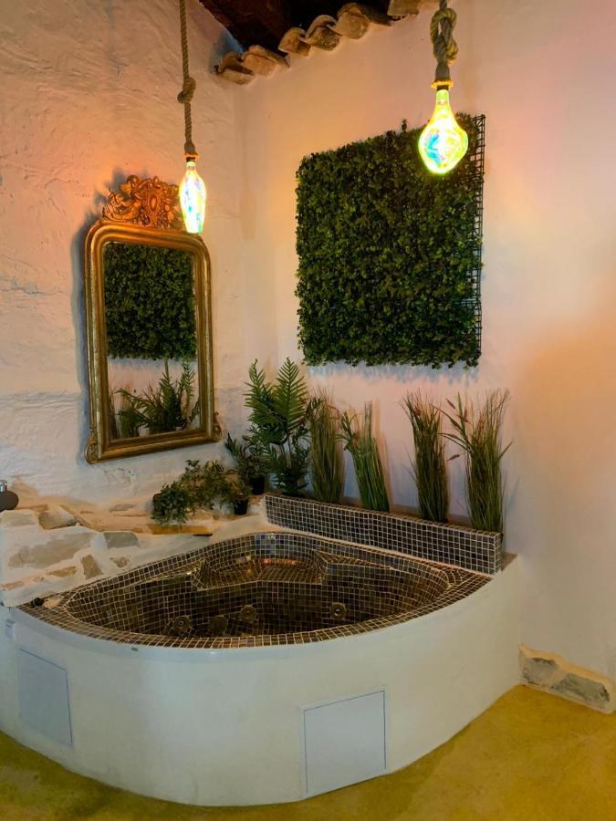 Fortress Jacuzzi Suites ชาทีวา ภายนอก รูปภาพ